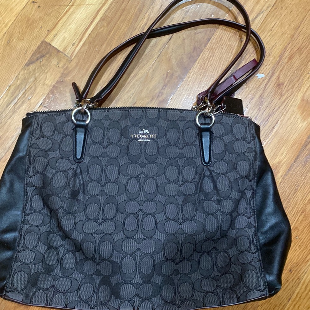 Coach bag in very good condition.